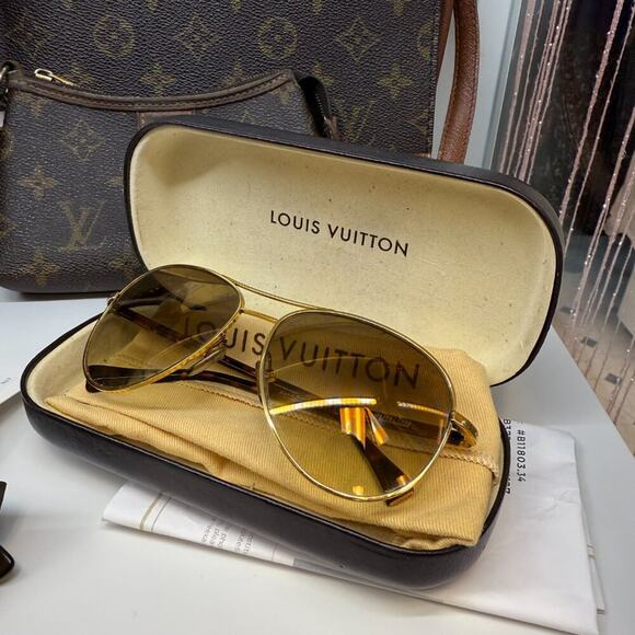 LOUIS VUITTON MONOGRAM AVIATOR SUNGLASSES - Picture 2 of 2